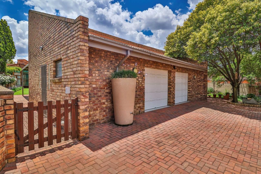 3 Bedroom Property for Sale in Glenvista Gauteng