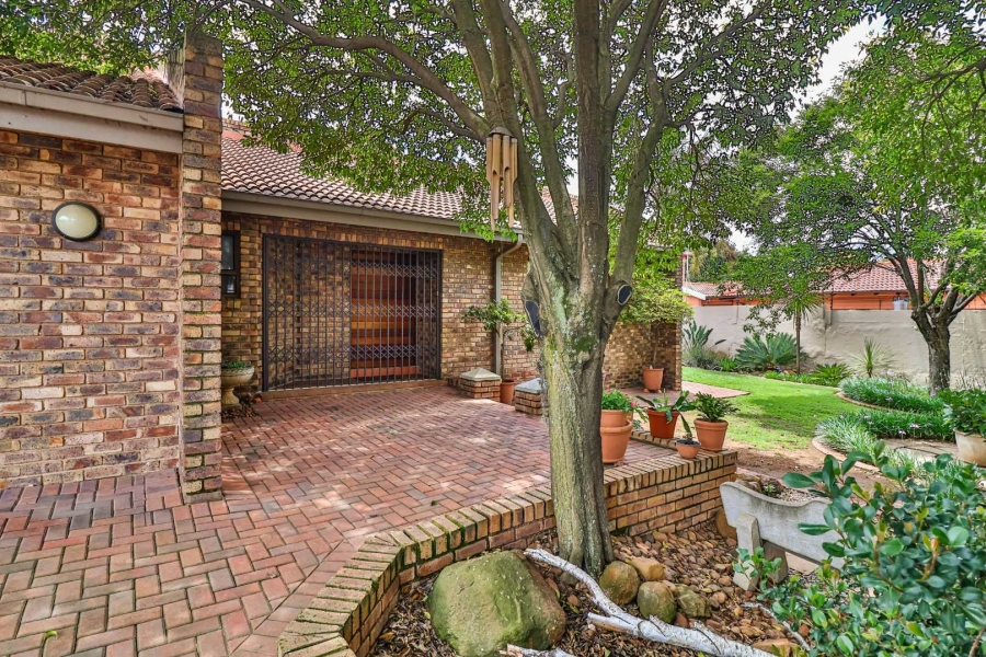 3 Bedroom Property for Sale in Glenvista Gauteng