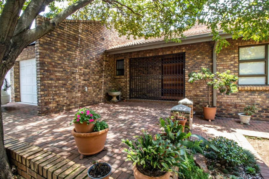 3 Bedroom Property for Sale in Glenvista Gauteng