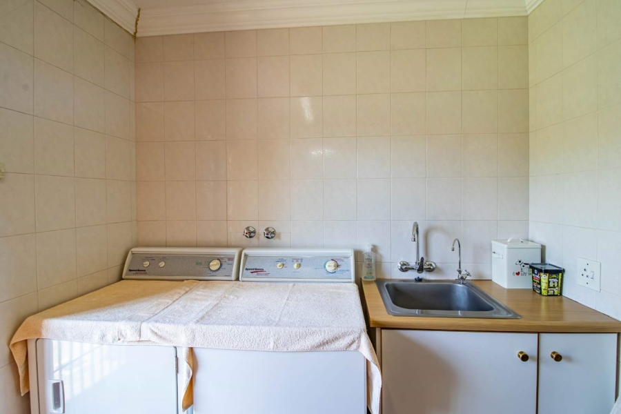 3 Bedroom Property for Sale in Glenvista Gauteng