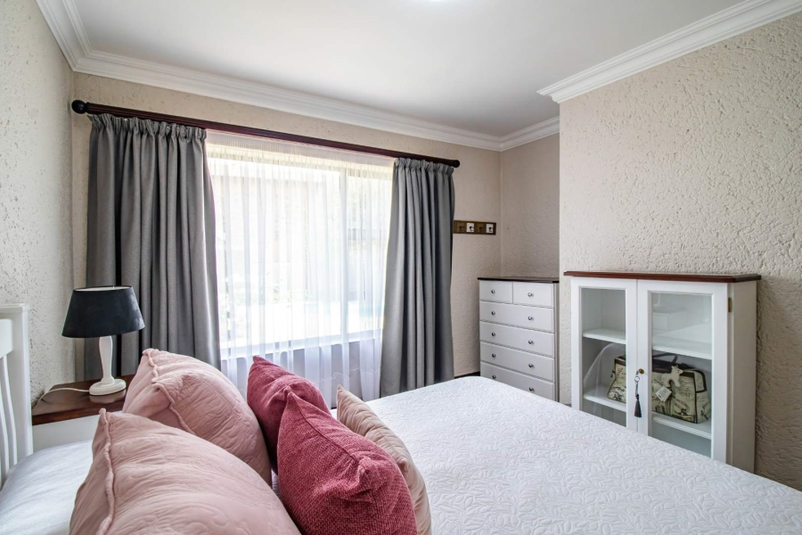 3 Bedroom Property for Sale in Glenvista Gauteng