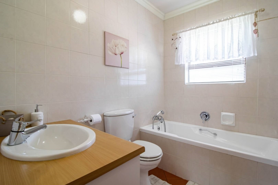 3 Bedroom Property for Sale in Glenvista Gauteng