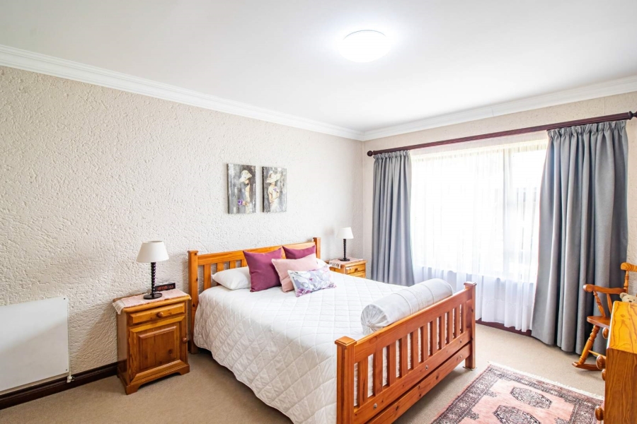 3 Bedroom Property for Sale in Glenvista Gauteng