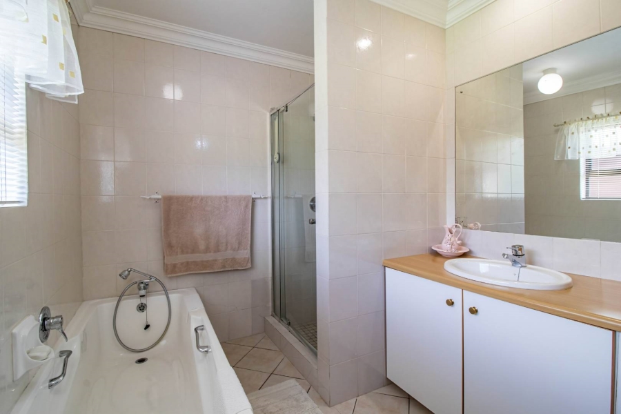 3 Bedroom Property for Sale in Glenvista Gauteng