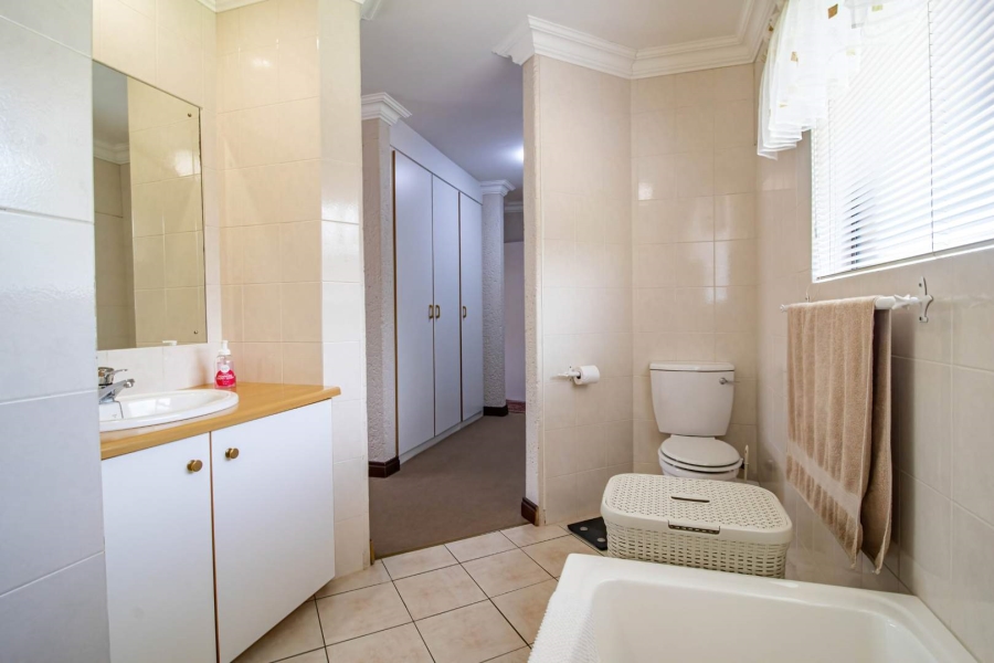 3 Bedroom Property for Sale in Glenvista Gauteng