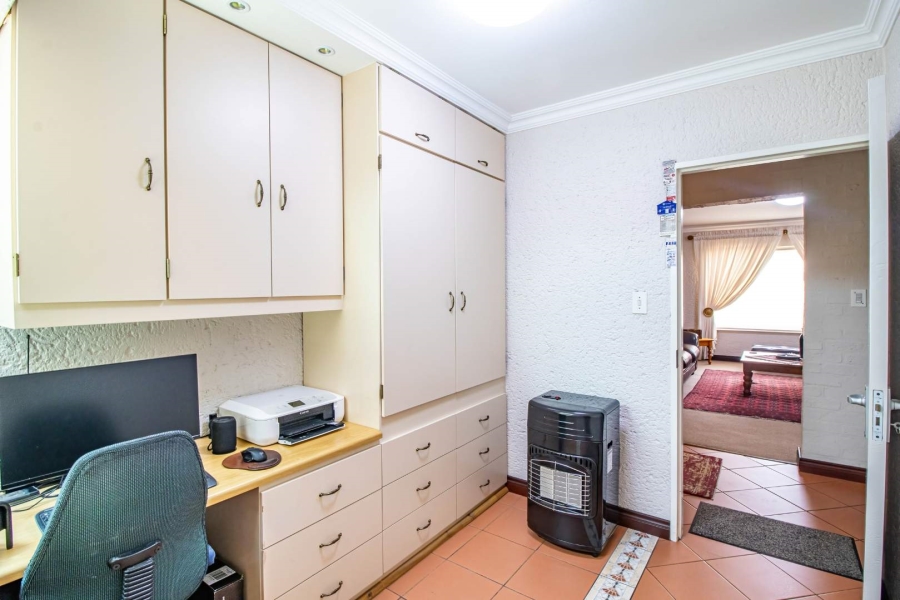 3 Bedroom Property for Sale in Glenvista Gauteng