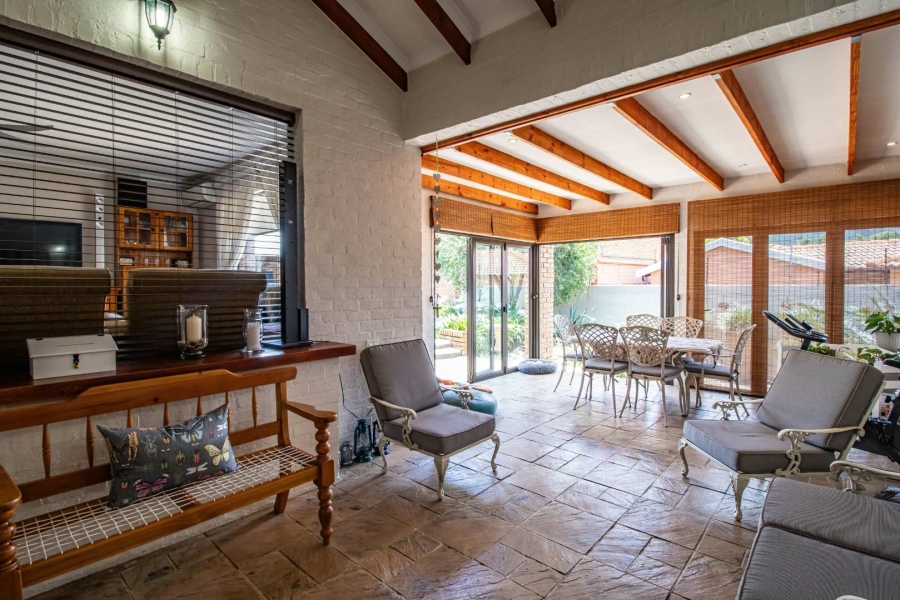 3 Bedroom Property for Sale in Glenvista Gauteng