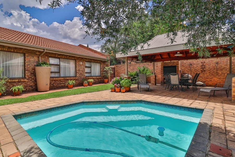 3 Bedroom Property for Sale in Glenvista Gauteng