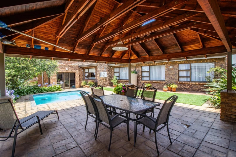 3 Bedroom Property for Sale in Glenvista Gauteng