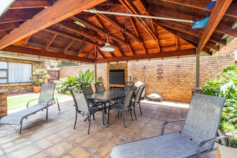 3 Bedroom Property for Sale in Glenvista Gauteng