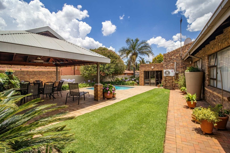 3 Bedroom Property for Sale in Glenvista Gauteng