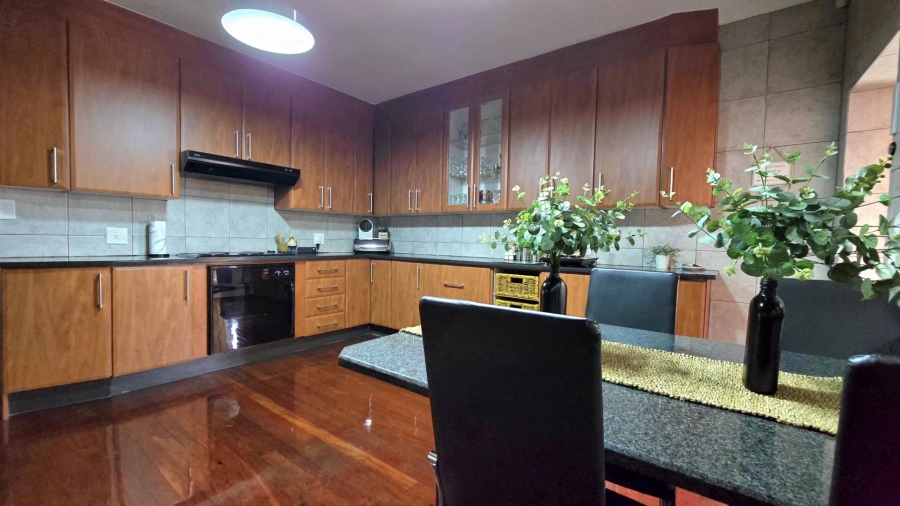 4 Bedroom Property for Sale in South Crest Gauteng