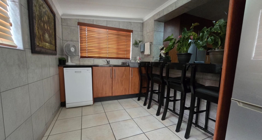 4 Bedroom Property for Sale in South Crest Gauteng
