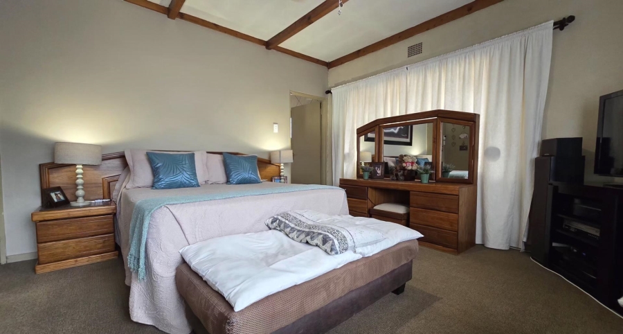 4 Bedroom Property for Sale in South Crest Gauteng