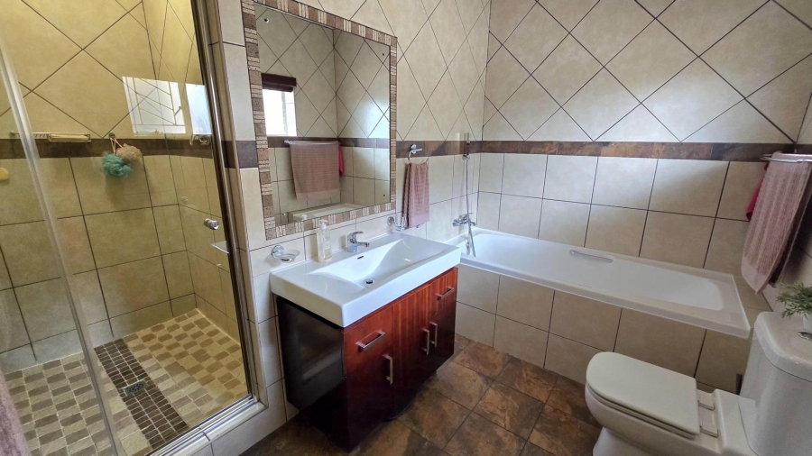 4 Bedroom Property for Sale in South Crest Gauteng