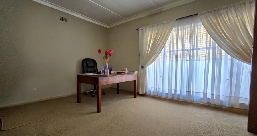 4 Bedroom Property for Sale in South Crest Gauteng