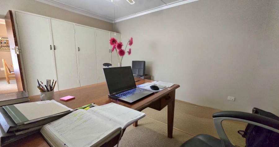 4 Bedroom Property for Sale in South Crest Gauteng