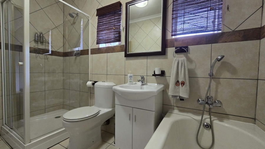 4 Bedroom Property for Sale in South Crest Gauteng
