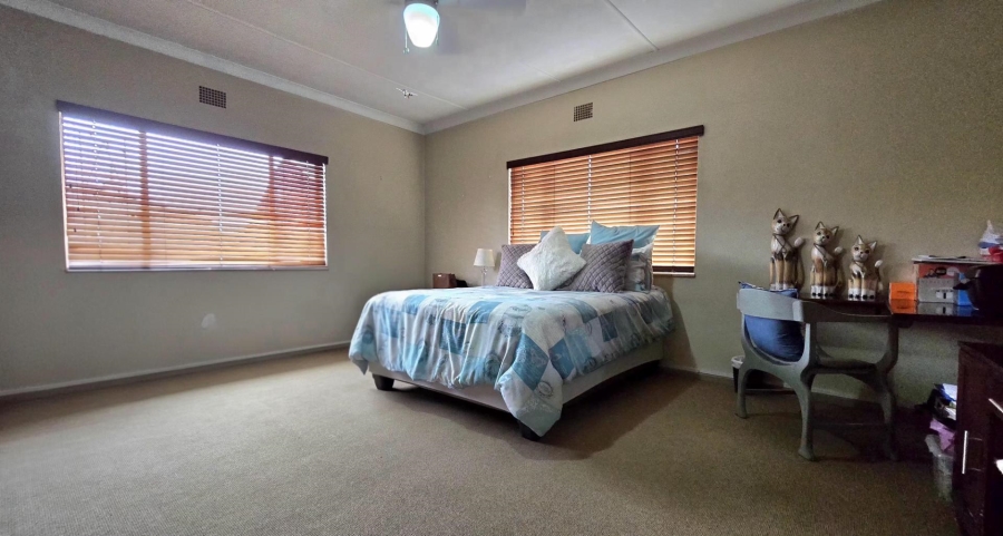4 Bedroom Property for Sale in South Crest Gauteng