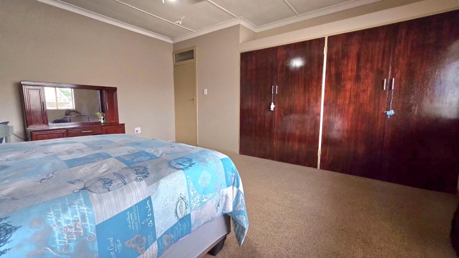 4 Bedroom Property for Sale in South Crest Gauteng