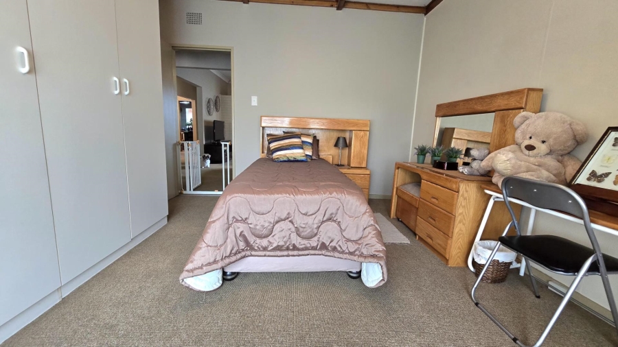 4 Bedroom Property for Sale in South Crest Gauteng