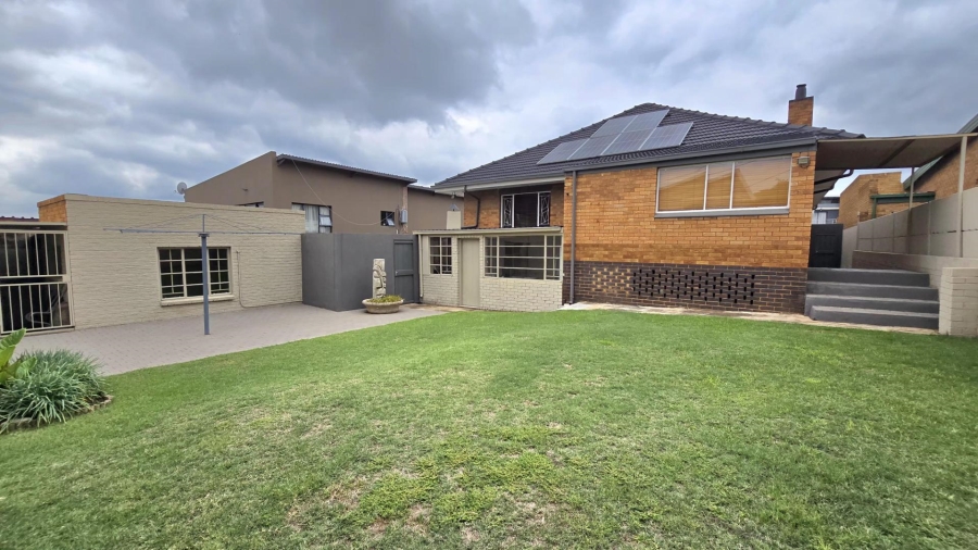 4 Bedroom Property for Sale in South Crest Gauteng