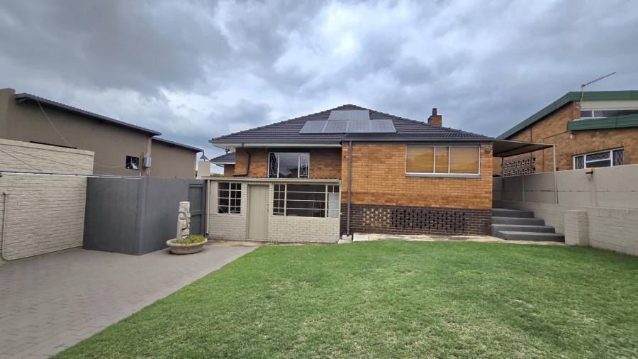 4 Bedroom Property for Sale in South Crest Gauteng