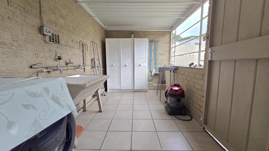 4 Bedroom Property for Sale in South Crest Gauteng