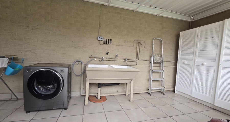 4 Bedroom Property for Sale in South Crest Gauteng