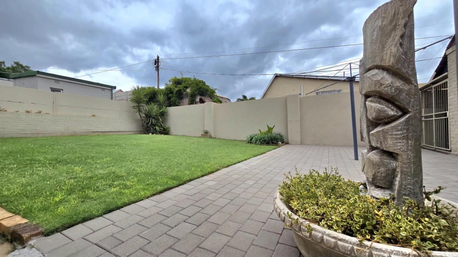 4 Bedroom Property for Sale in South Crest Gauteng