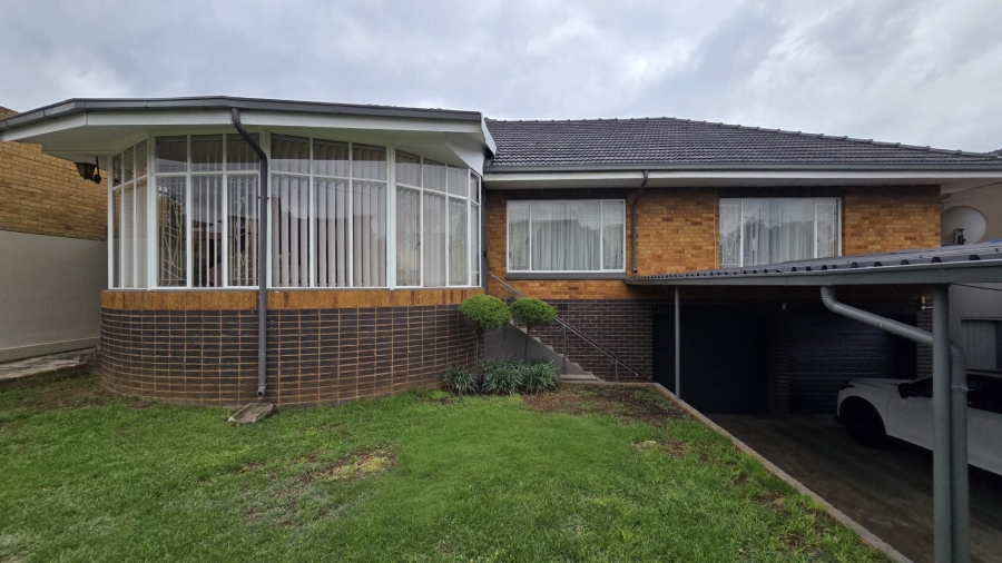4 Bedroom Property for Sale in South Crest Gauteng