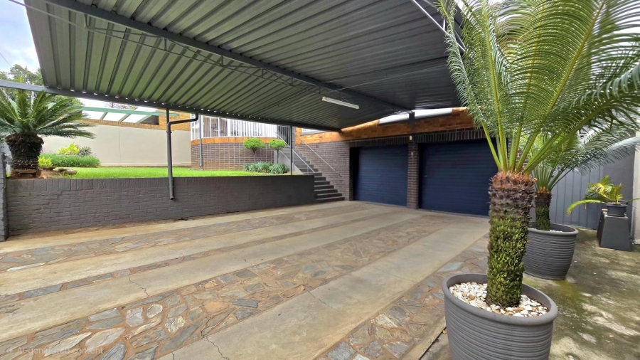 4 Bedroom Property for Sale in South Crest Gauteng