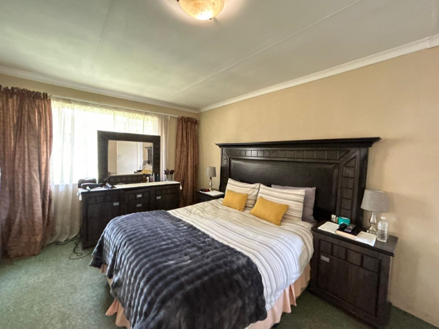 4 Bedroom Property for Sale in Beyerspark Gauteng