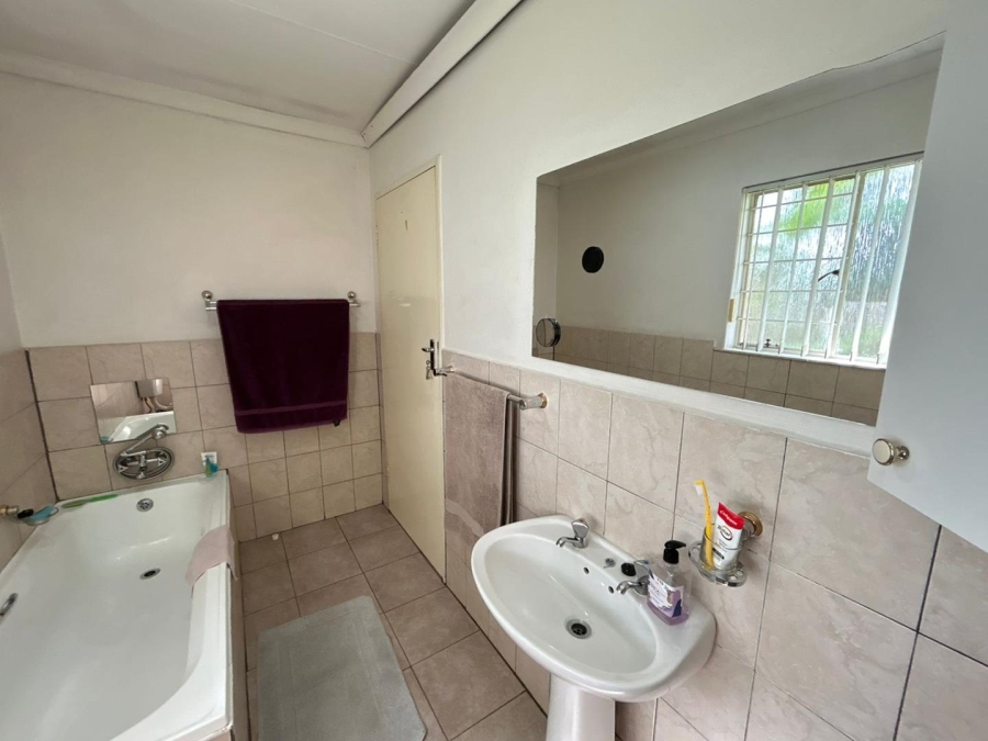 4 Bedroom Property for Sale in Beyerspark Gauteng