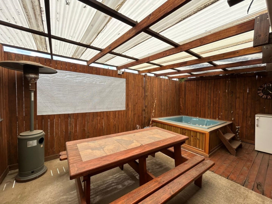 4 Bedroom Property for Sale in Beyerspark Gauteng