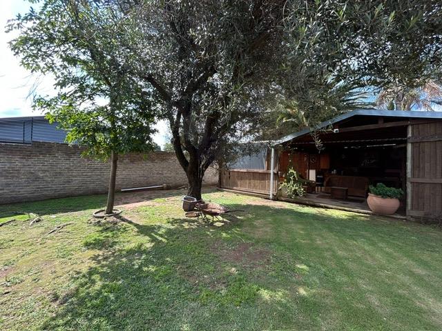 4 Bedroom Property for Sale in Beyerspark Gauteng