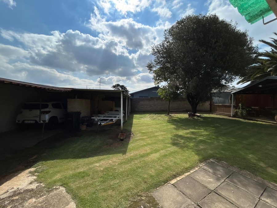 4 Bedroom Property for Sale in Beyerspark Gauteng