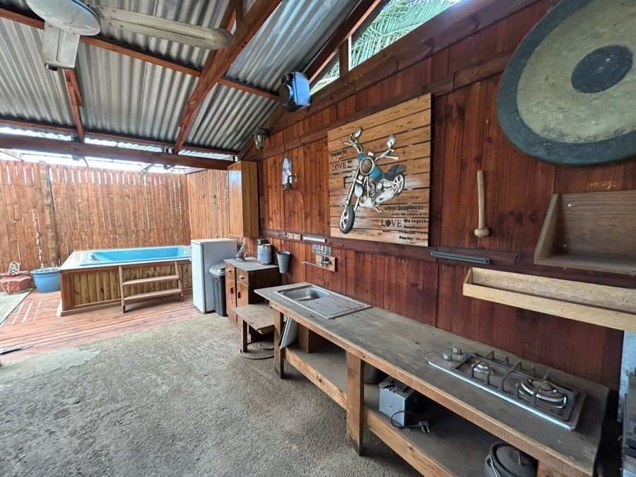 4 Bedroom Property for Sale in Beyerspark Gauteng