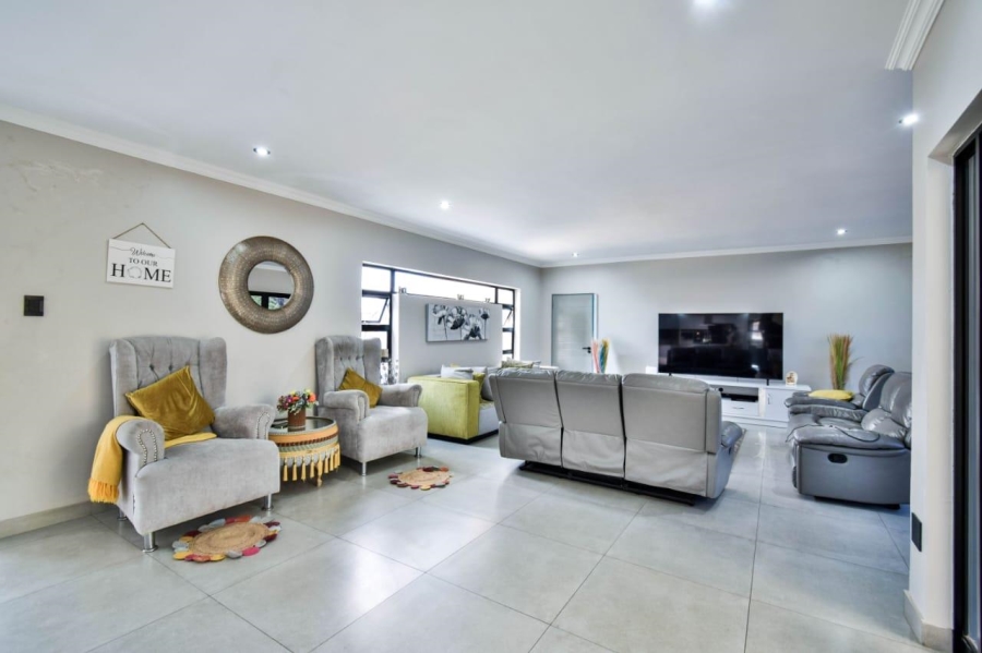 6 Bedroom Property for Sale in Savannah Country Estate Gauteng