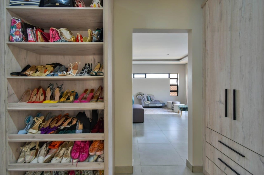 6 Bedroom Property for Sale in Savannah Country Estate Gauteng