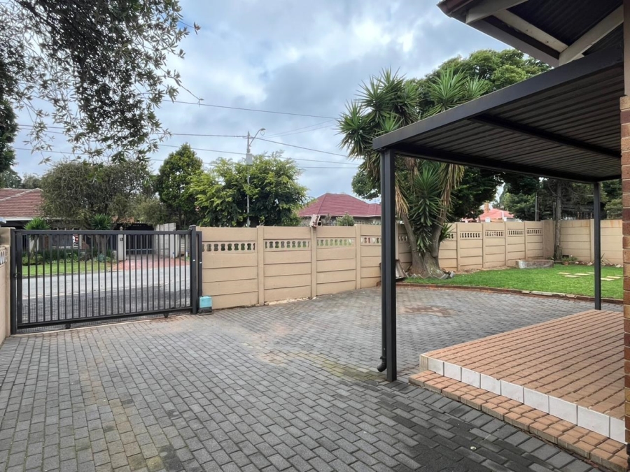 3 Bedroom Property for Sale in Symhurst Gauteng