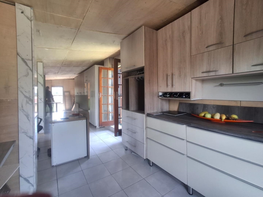 4 Bedroom Property for Sale in Discovery Gauteng