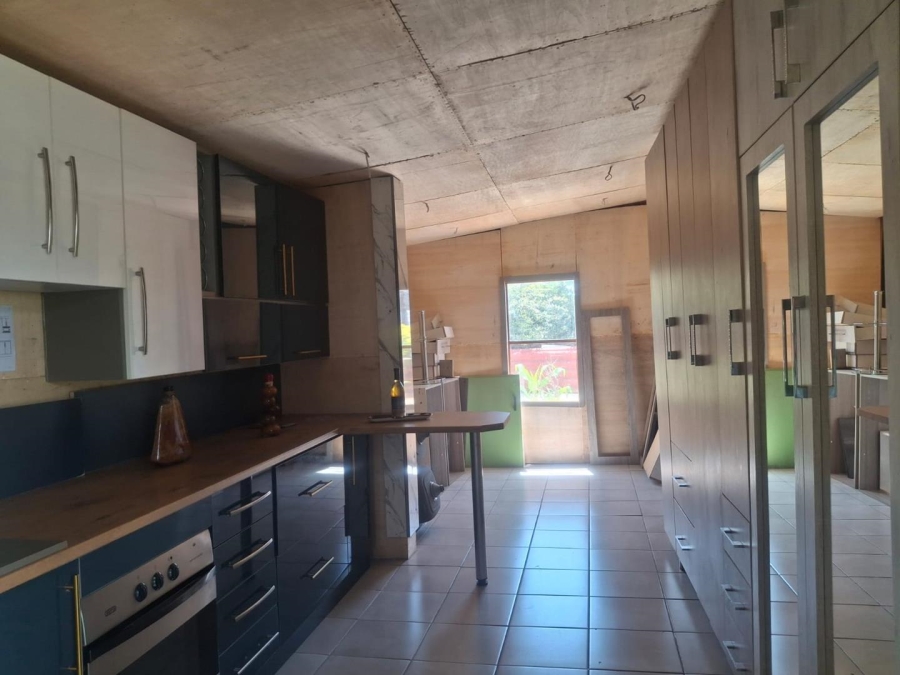 4 Bedroom Property for Sale in Discovery Gauteng
