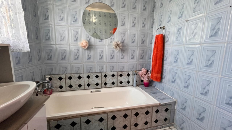 4 Bedroom Property for Sale in Discovery Gauteng