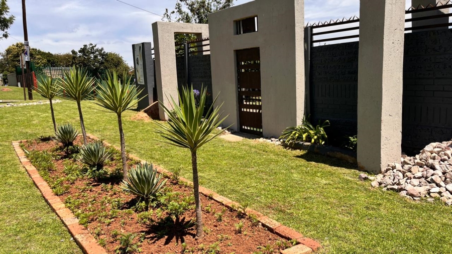 4 Bedroom Property for Sale in Roodepoort Gauteng