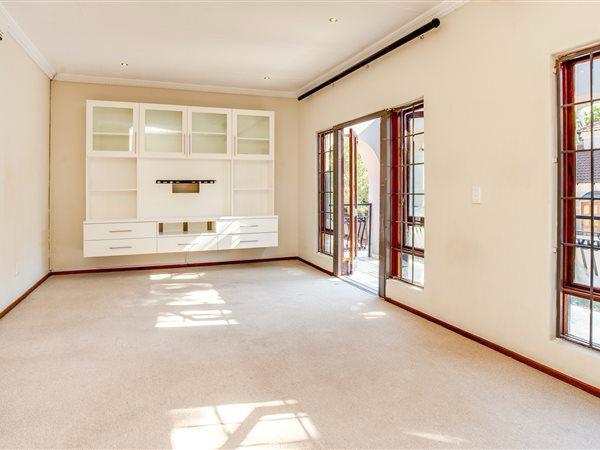 To Let 4 Bedroom Property for Rent in Fourways Gauteng