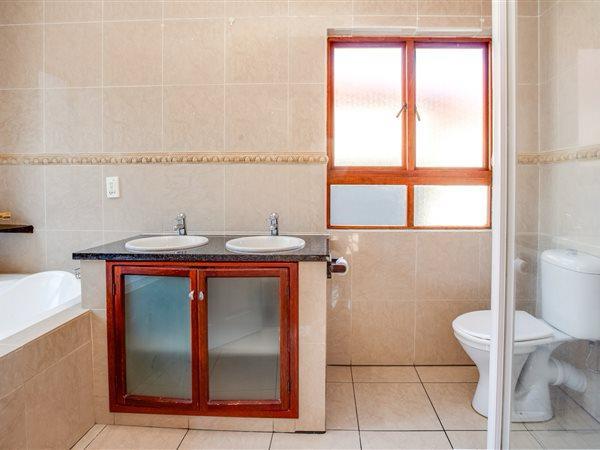 To Let 4 Bedroom Property for Rent in Fourways Gauteng