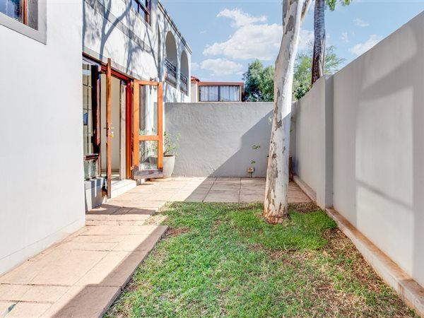 To Let 4 Bedroom Property for Rent in Fourways Gauteng