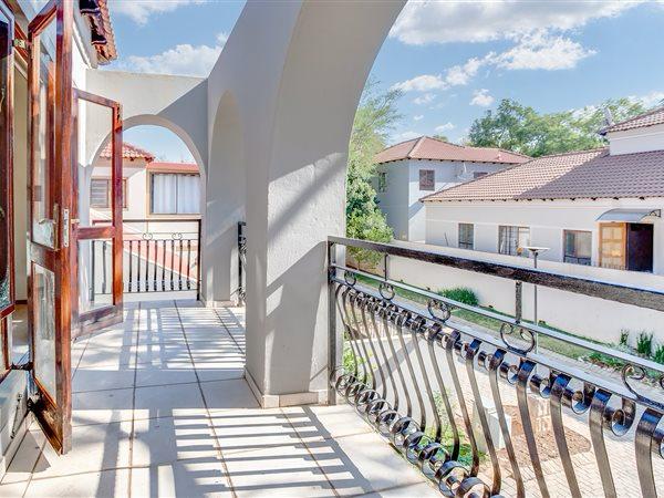 To Let 4 Bedroom Property for Rent in Fourways Gauteng