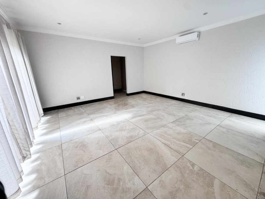 To Let 5 Bedroom Property for Rent in Dainfern Golf Estate Gauteng